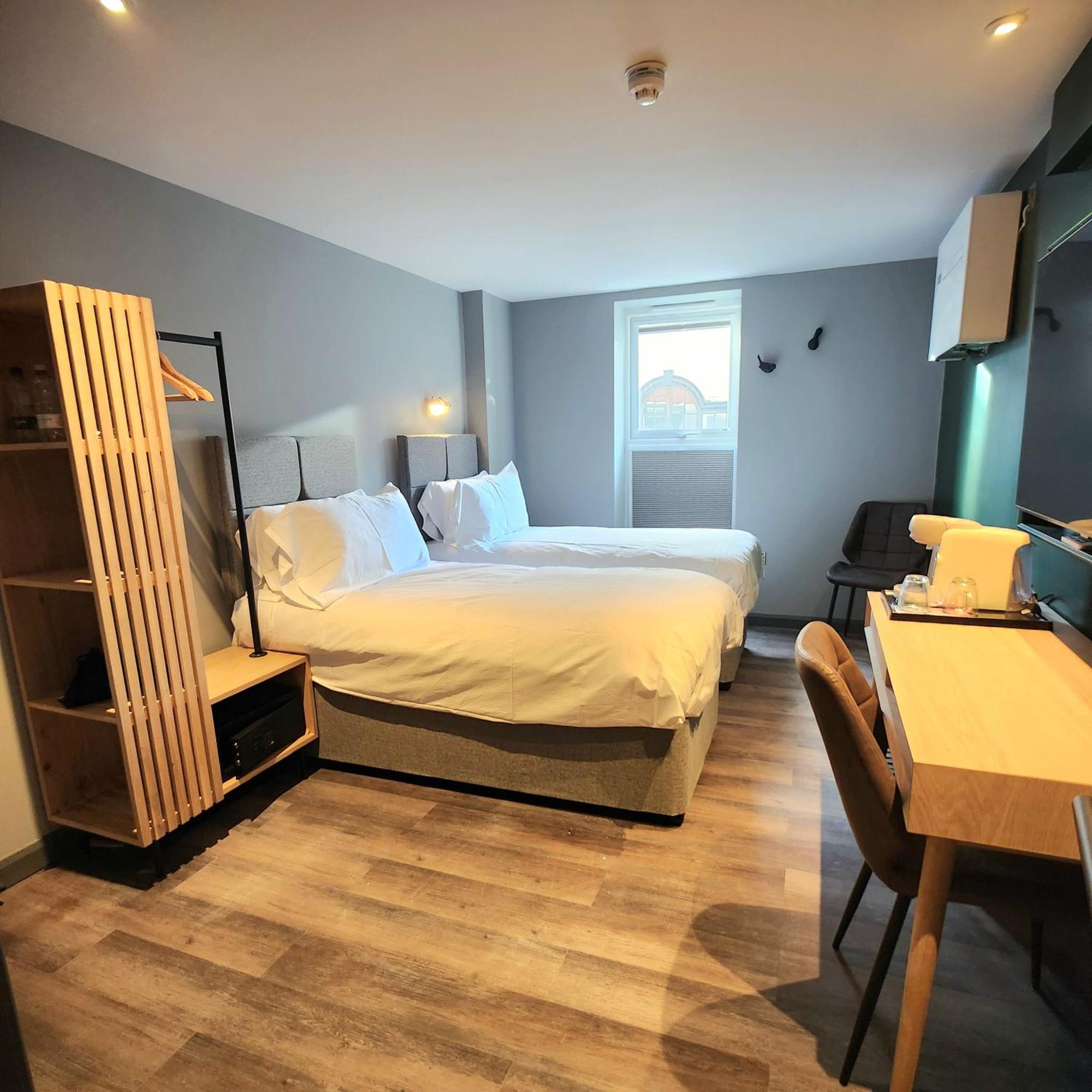 Pinnacle Suites Hotel 考斯 外观 照片