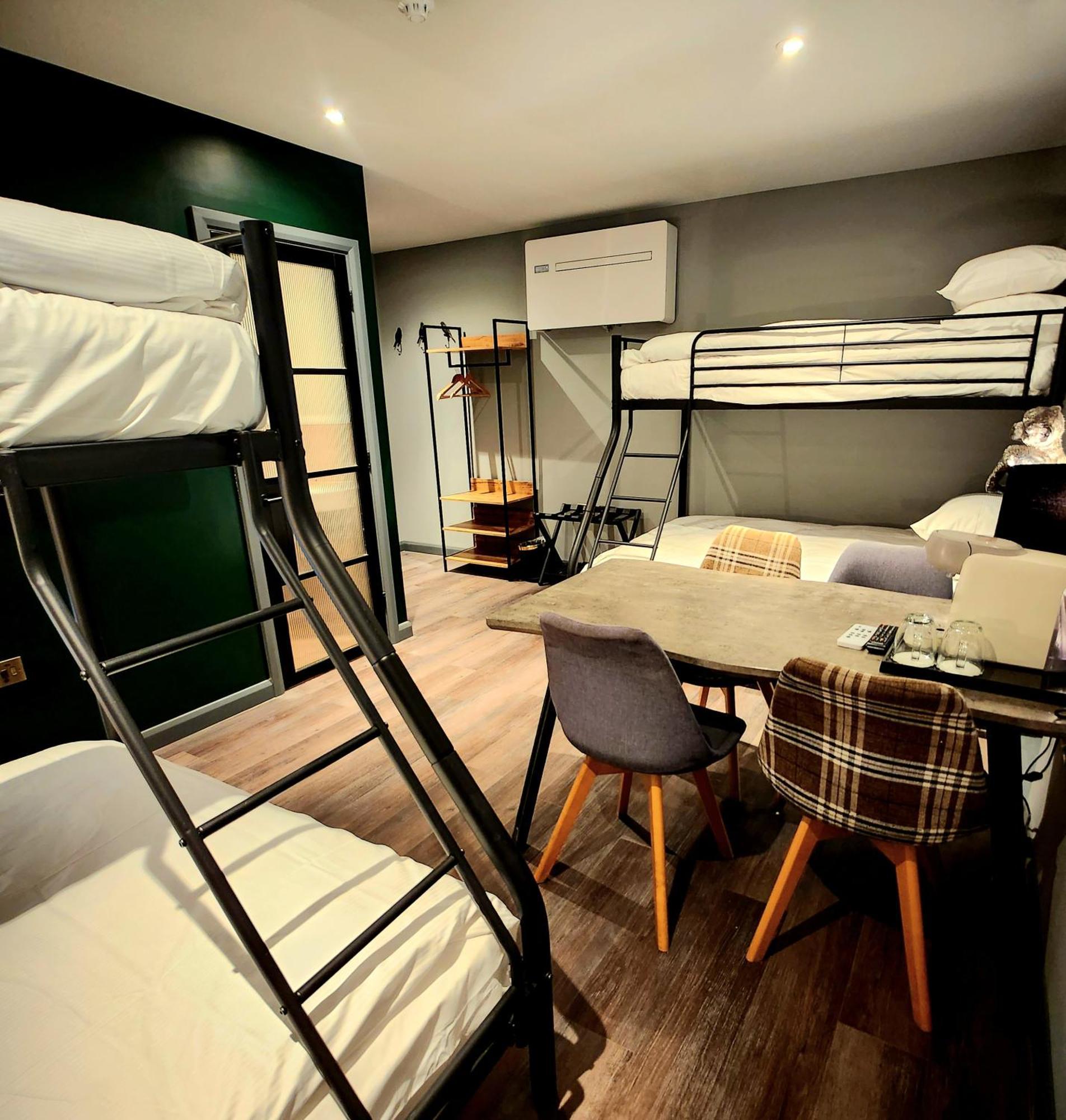 Pinnacle Suites Hotel 考斯 外观 照片
